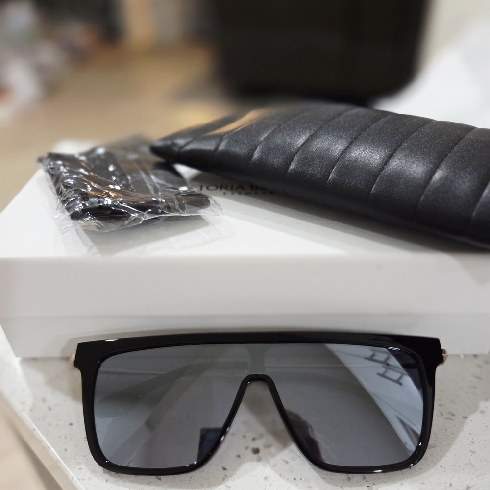Victotoria Beckham Stylish Black Sunglasses